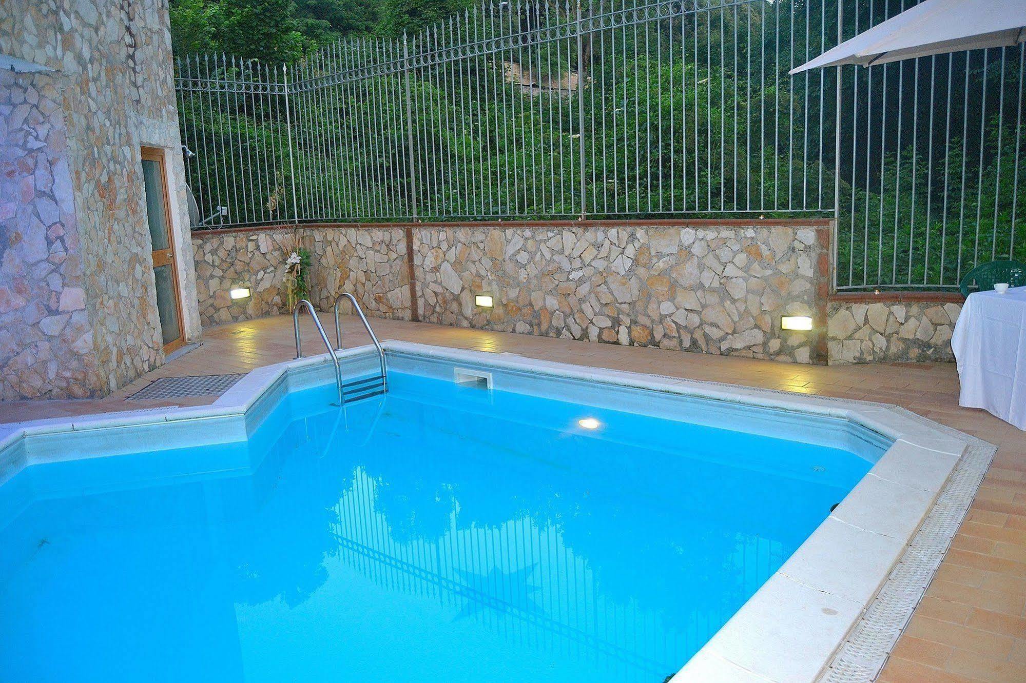 I Giardini Di Capodimonte 2 Bed & Breakfast Naples Exterior photo